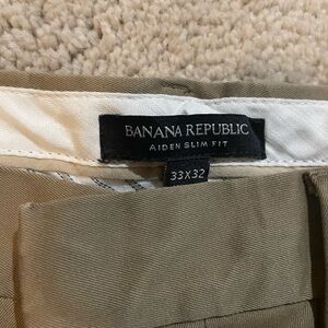 Banana Republic, Aiden style slim fit men’s slacks. Excellent condition.